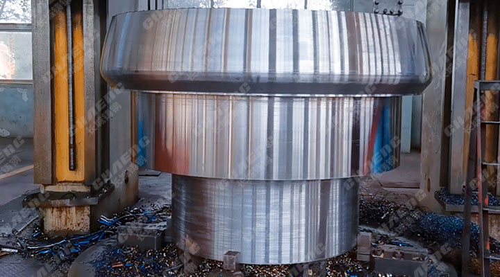 云南加工厂 生产立磨机磨辊 磨辊铸造厂家 大型铸钢件