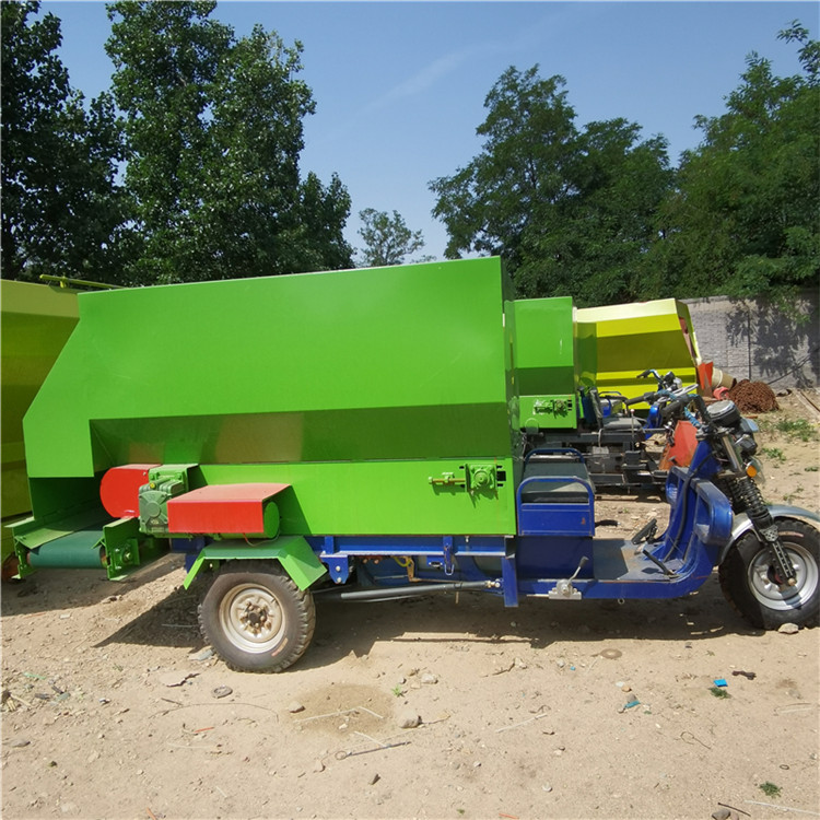 电动小型三轮撒料车 混合草料运输投料机