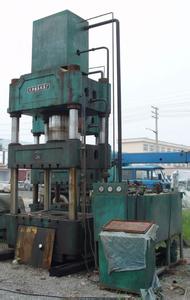 德州油压机回收，德州二手油压机回收北京服务分部0534-搜索热线
