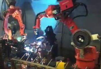 长春双机器人焊接摩托车架