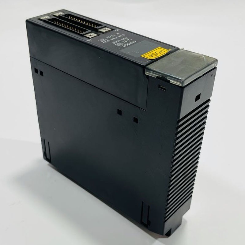 AB 1756-OF8 模块