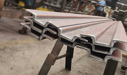 异型钢带生产的特殊性